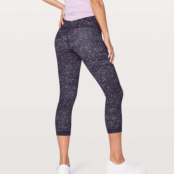 lululemon athletica Pants - like new Wunder Under Hi Rise Crop *Full-On Luxtreme Crystalline Multi